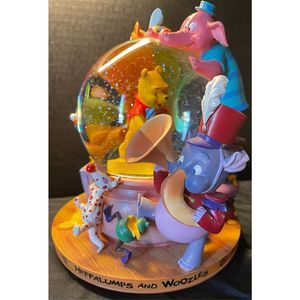 Disney Winnie the Pooh Heffalumps and Woozles Snow Globe